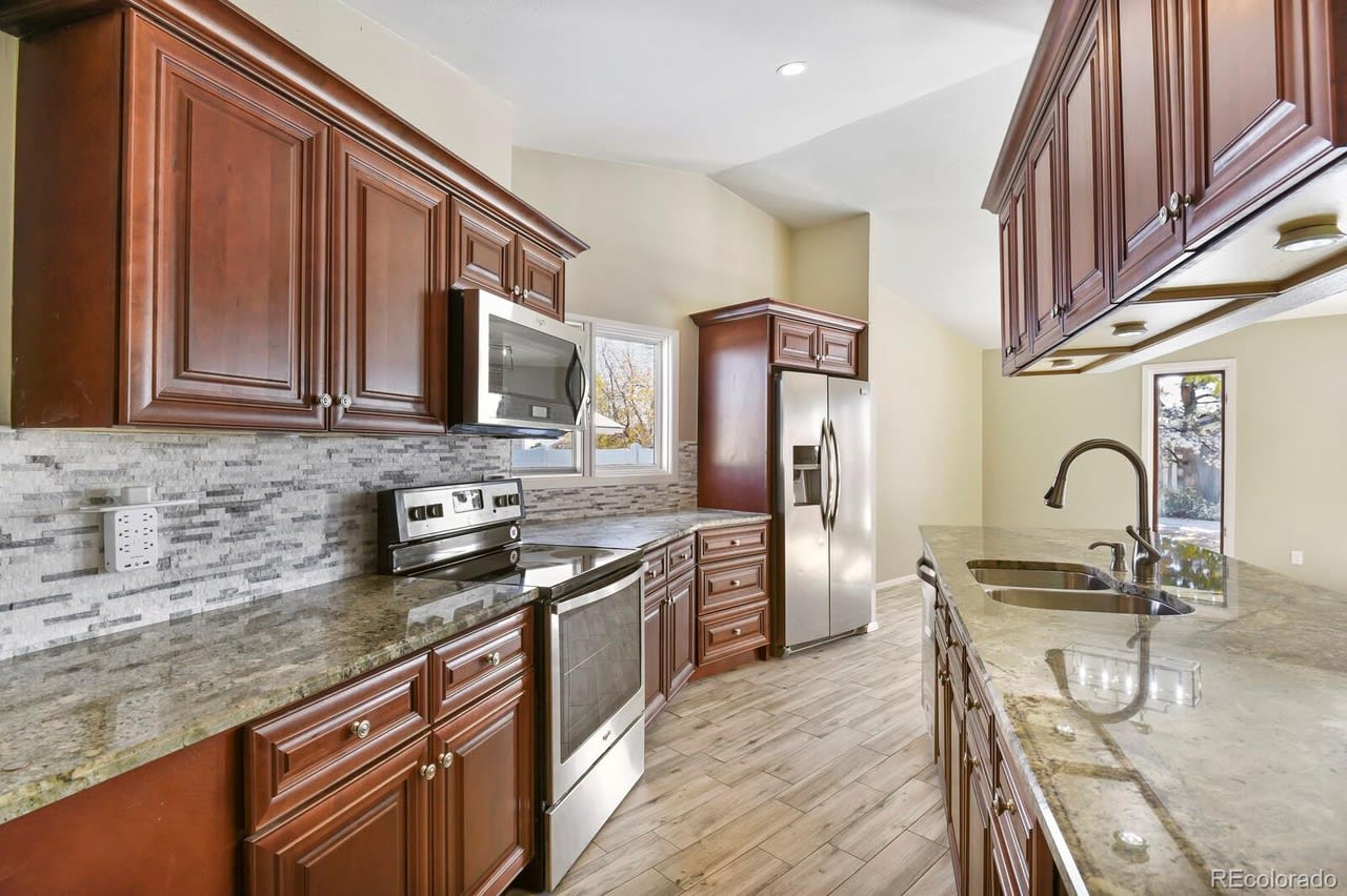 24 Scott Dr