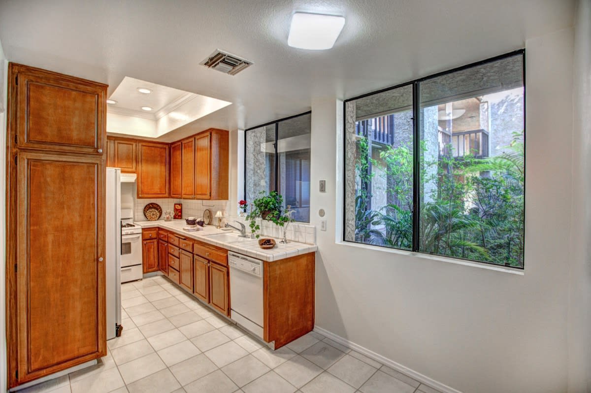 13214 Moorpark St 108 Sherman Oaks, CA