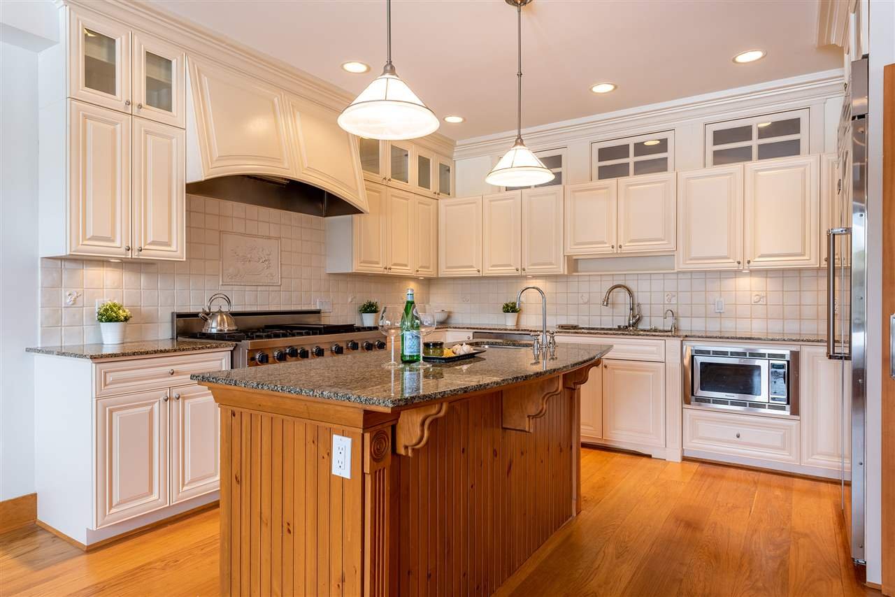 4-4676 Blackcomb Wy