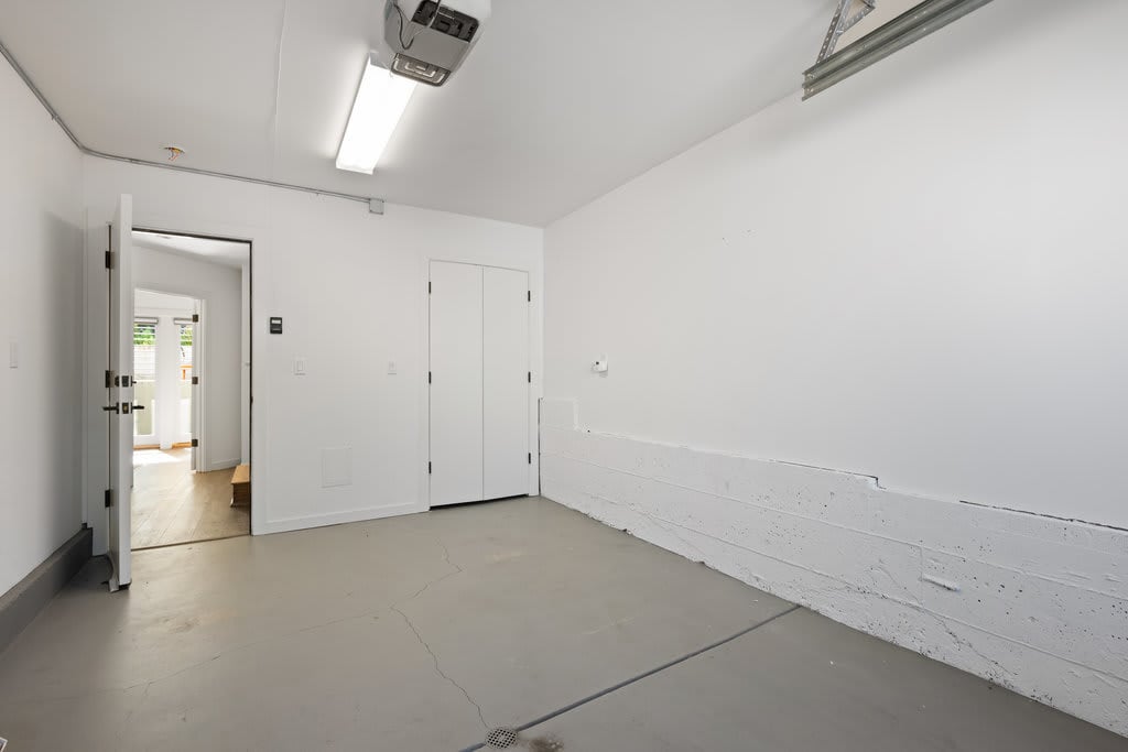 228 Ellsworth