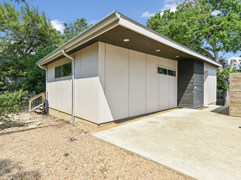 410 Post Rd Dr #B