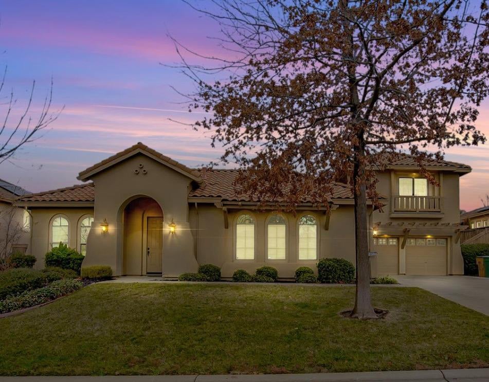 104 Estrella Ct