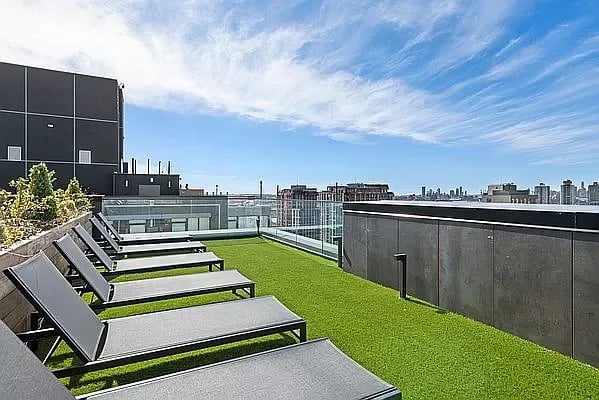 224 East 135th Street Unit: 1702