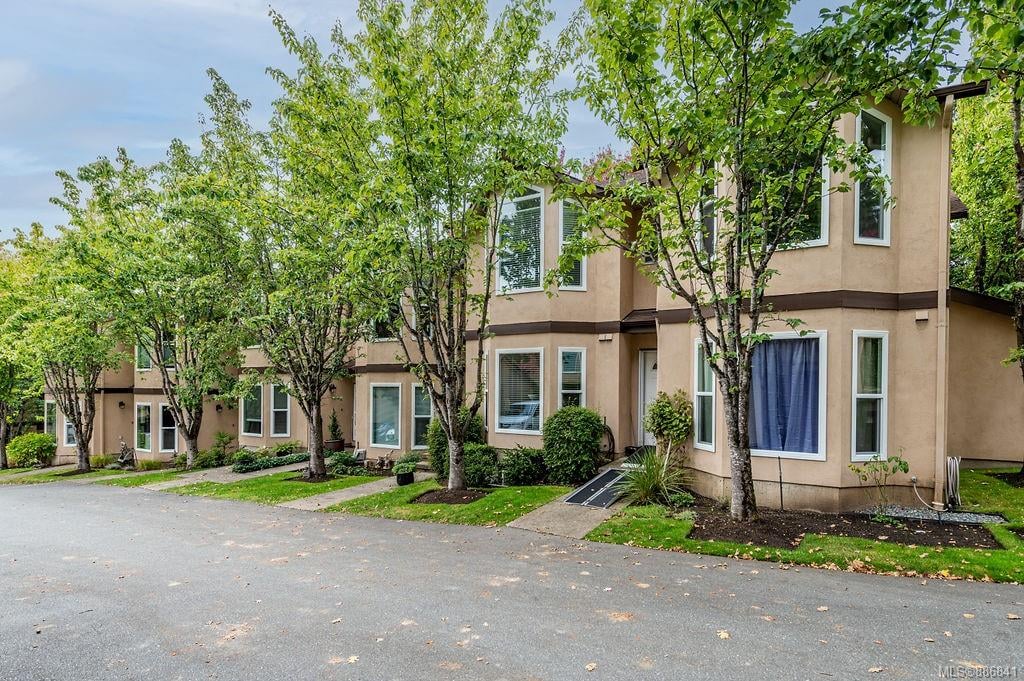 7-4540 W Saanich Rd
