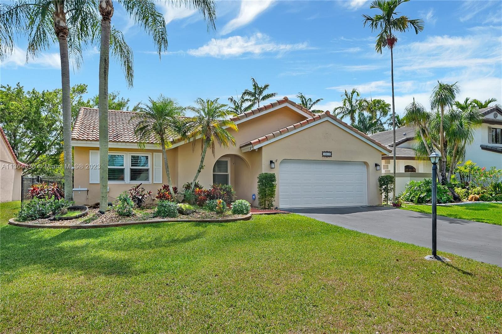 15610 Gauntlet Hall Manor