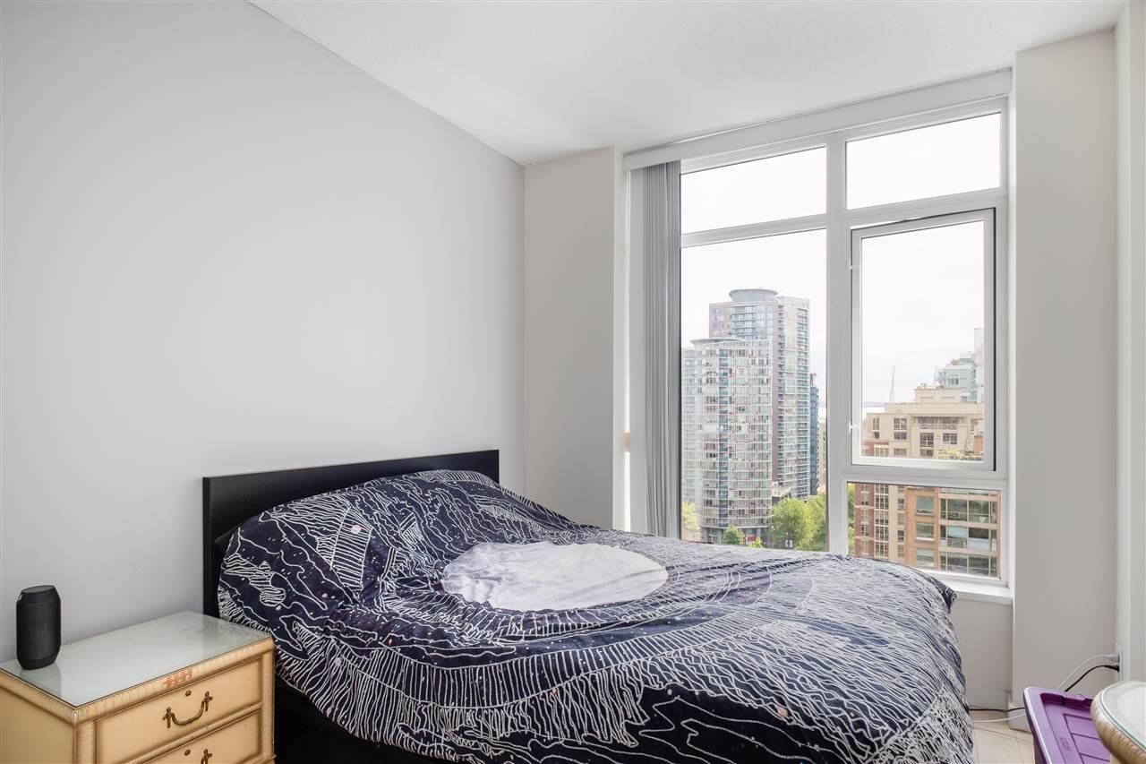 1206-480 Robson St