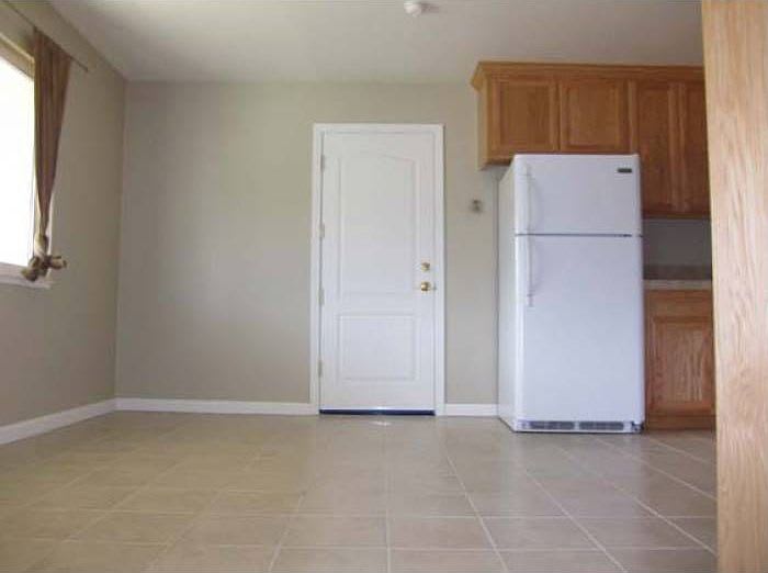 457 Gloria Cir