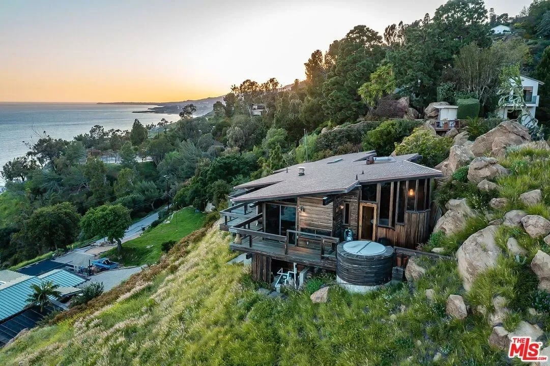 Rustic Malibu Mid Century, Architect Doug Rucker