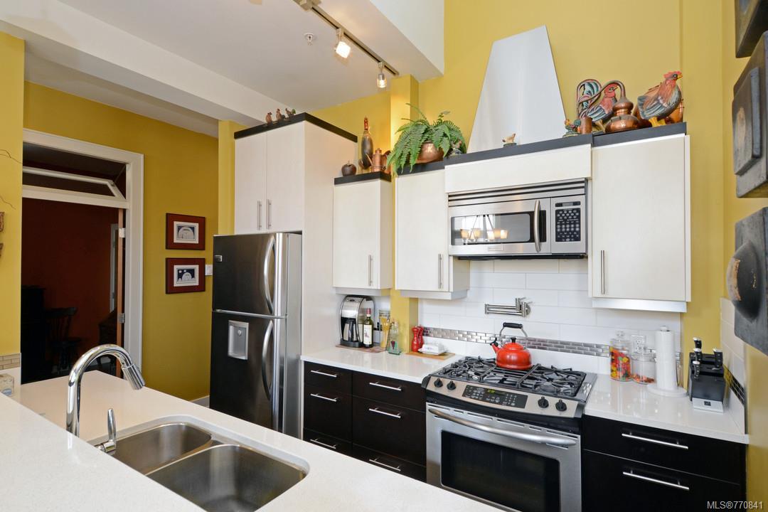 5-440 Parry St