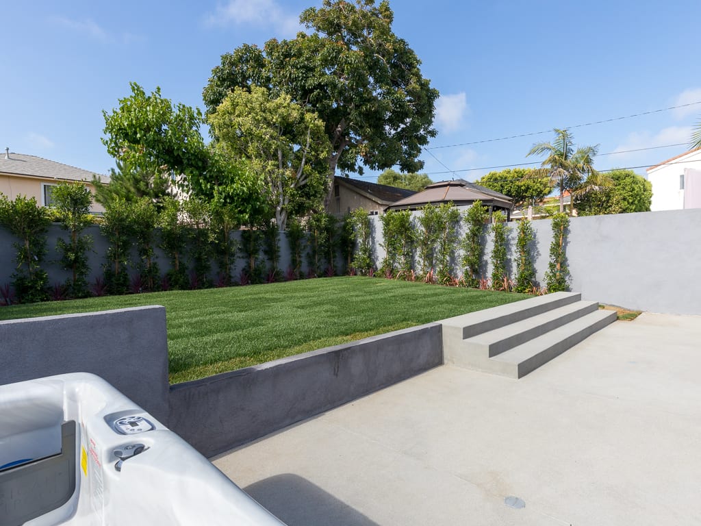 211 W Walnut Ave
