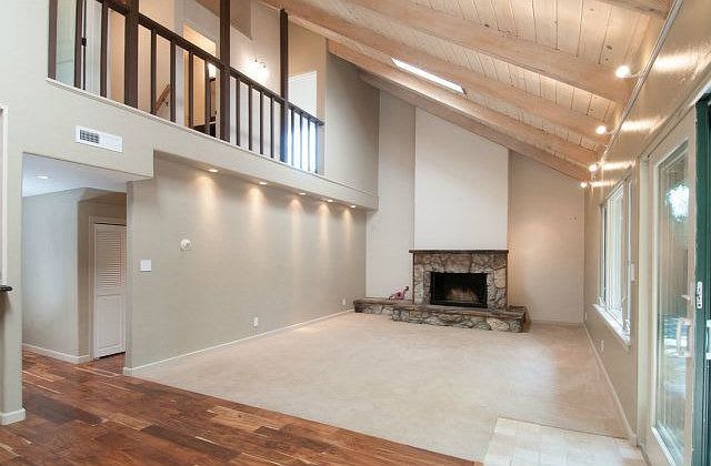 137 E Carmel Valley Rd APT 4