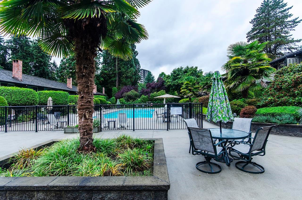 211-235 Keith Road, West Vancouver