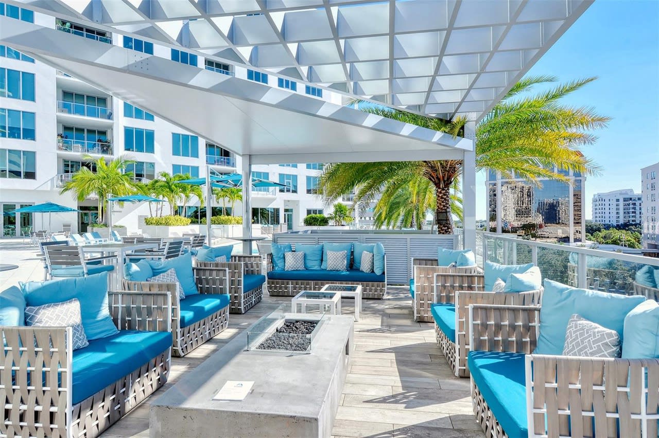 111 S Pineapple Ave #1020