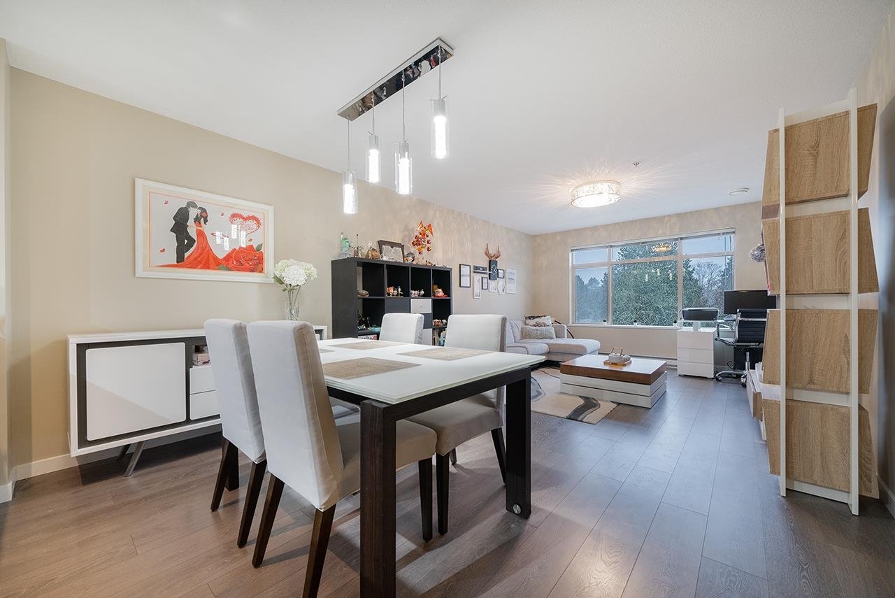 206-9288 Odlin Rd
