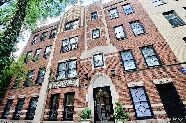2124 N Hudson Ave #104