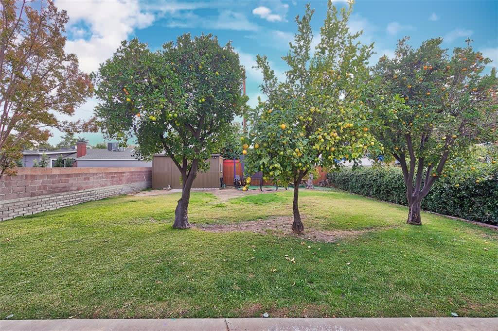 1810 W Oak St Burbank CA
