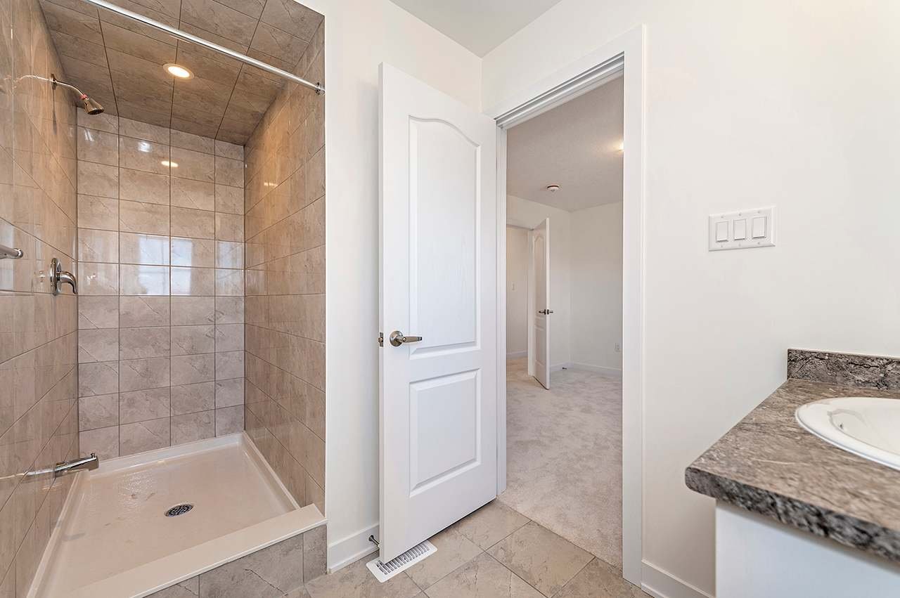 194 Aviron Cres