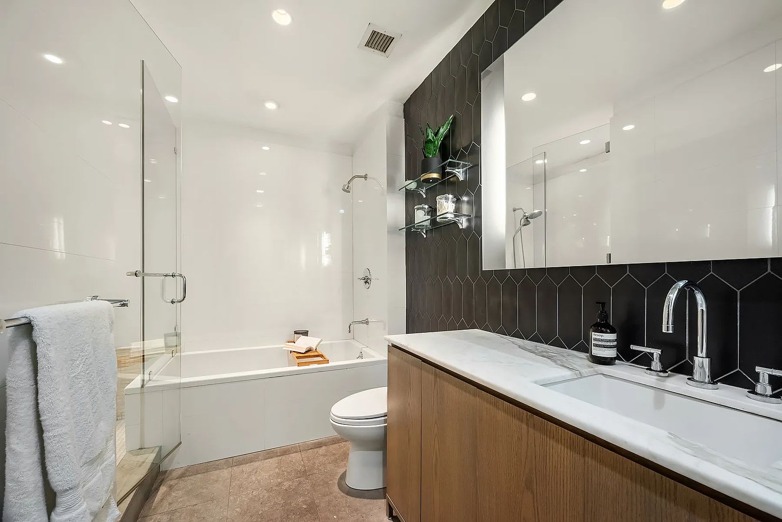 71 Nassau St, #8B