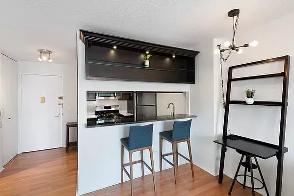 2 South End Avenue Unit: 7S