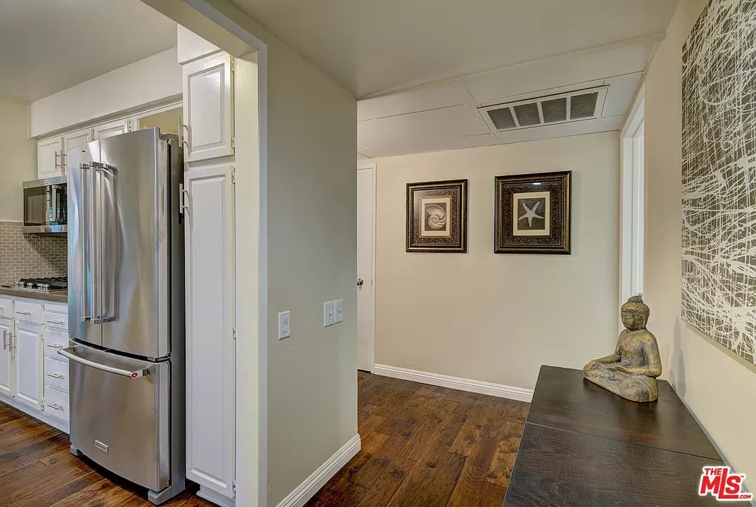 1888 Greenfield Ave #202