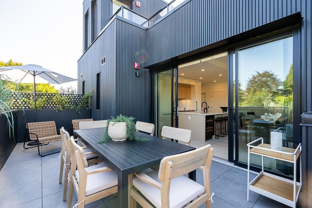 539 W 28th Avenue 202, Vancouver
