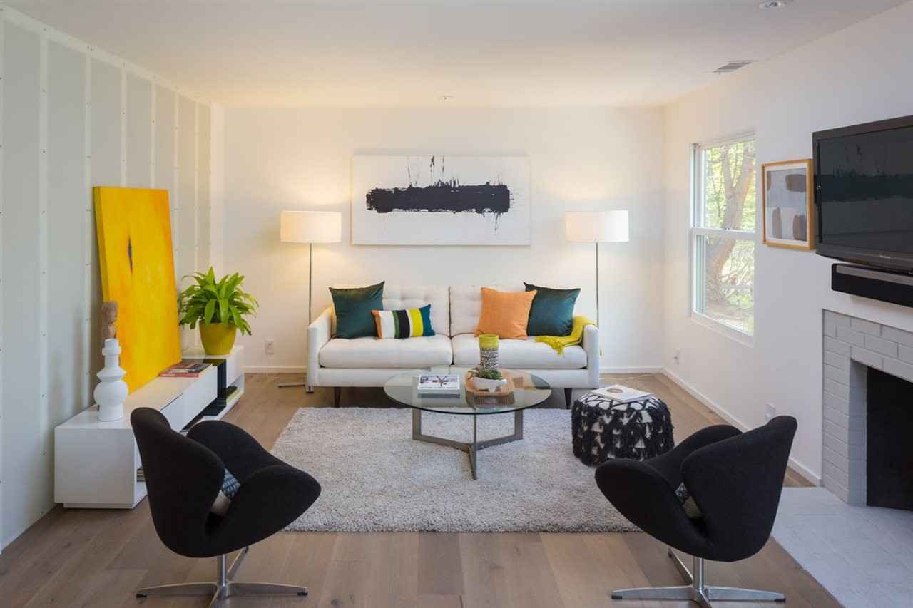 107 ROBERTA AVE