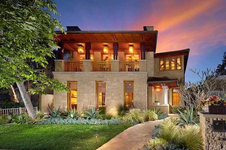 2471 Crestview Dr