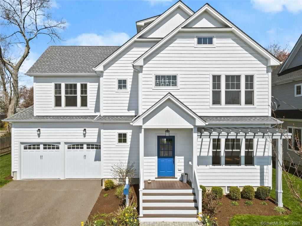 844 Riverside Dr