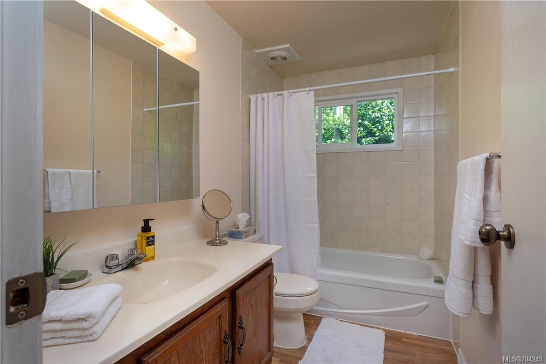 1770 Thrush Rd, Shawnigan Lake