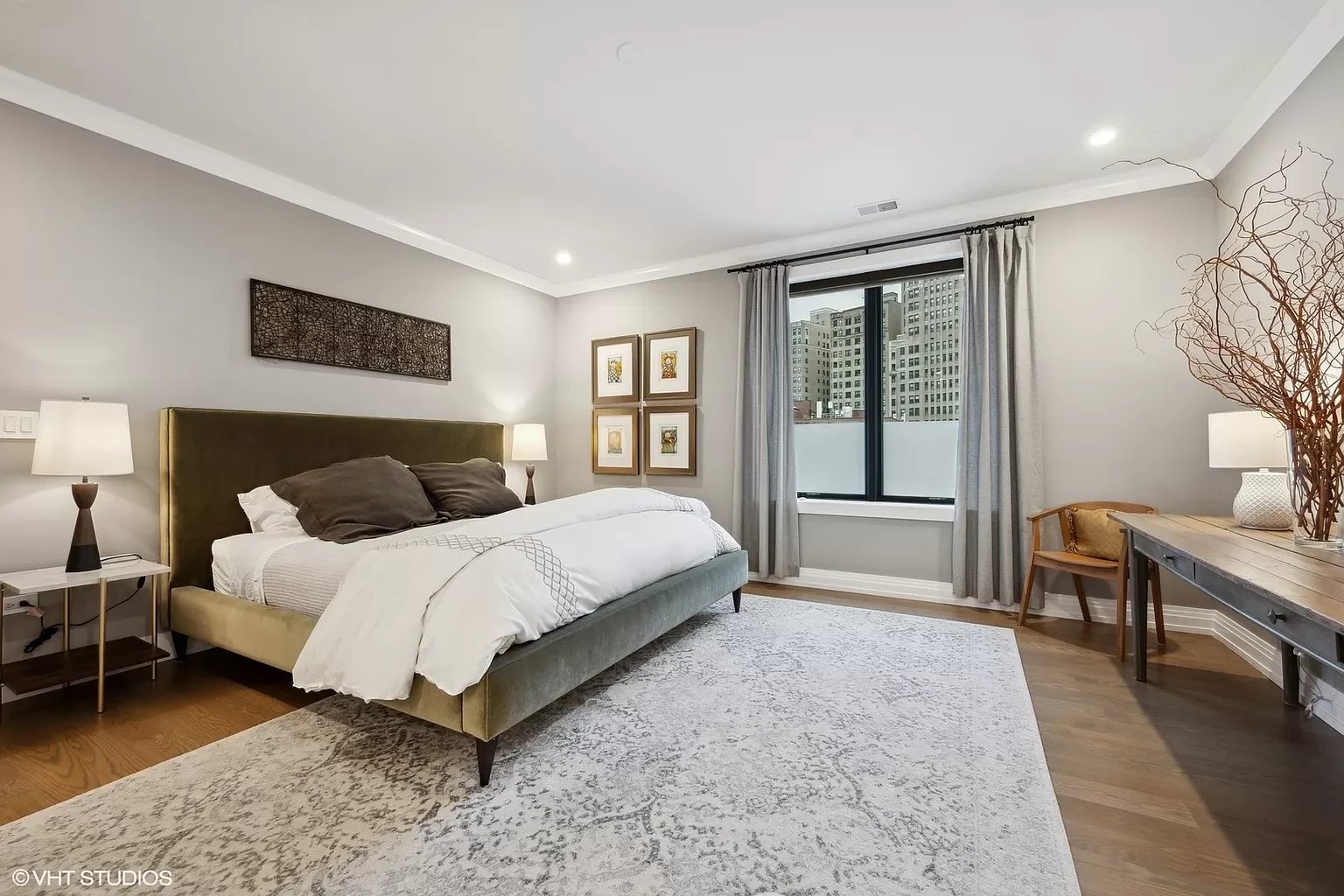 445 W Arlington, Unit 4W