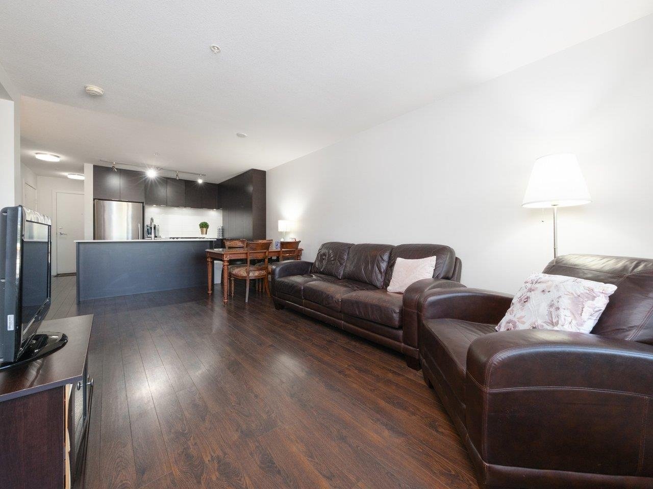 307-1677 Lloyd Ave