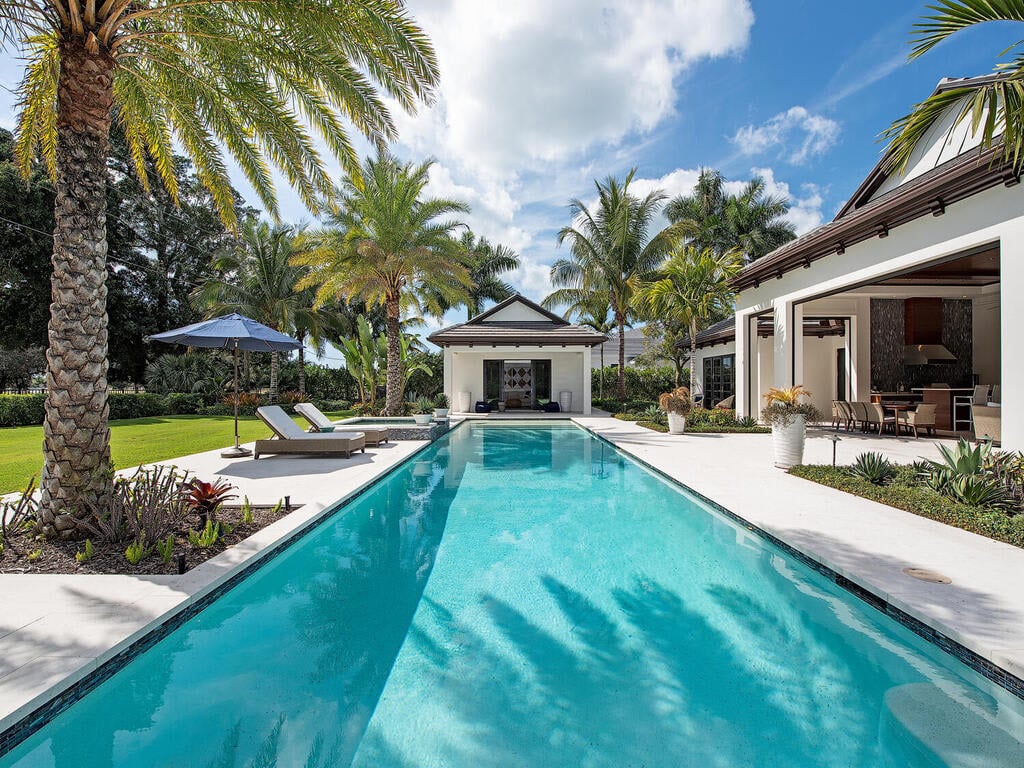 Designing the Ultimate Outdoor Living Space in a Naples Home