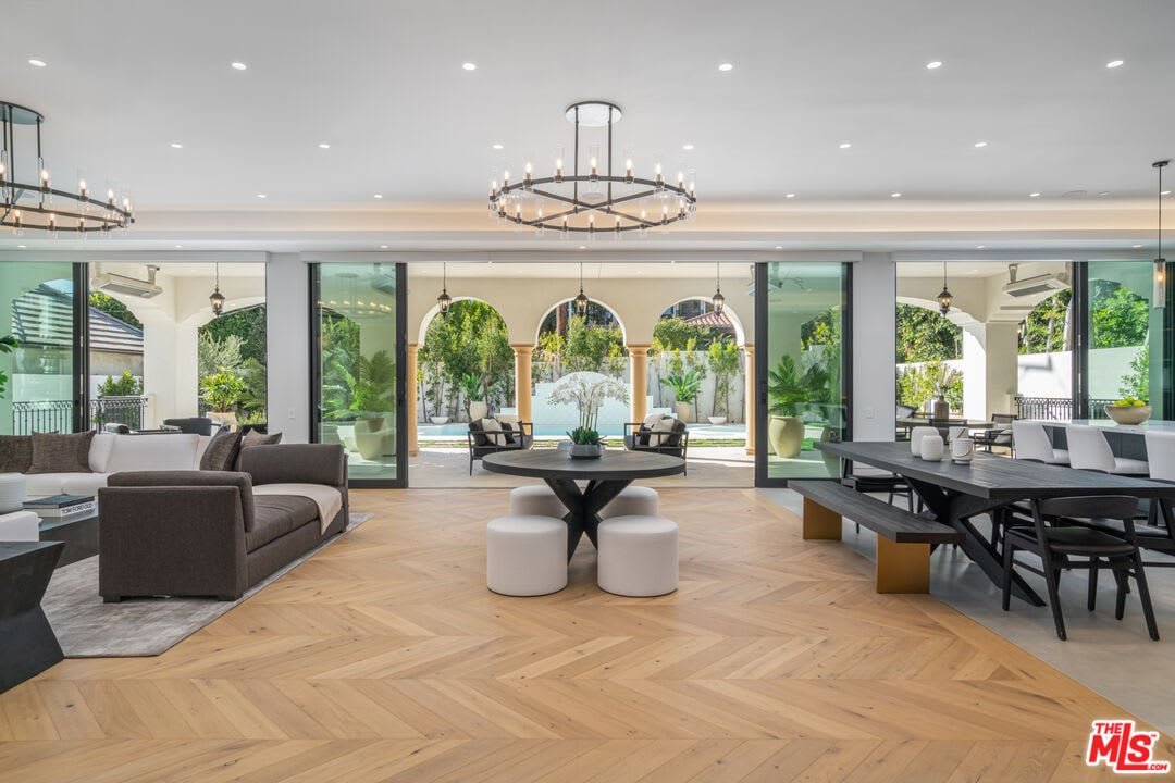 Grandeur Legacy