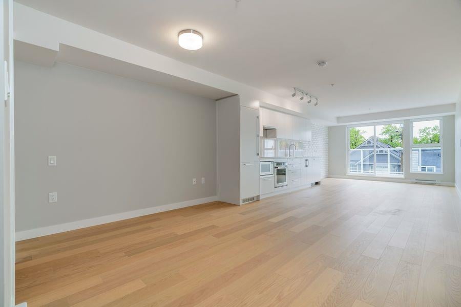 310-2508 Fraser St