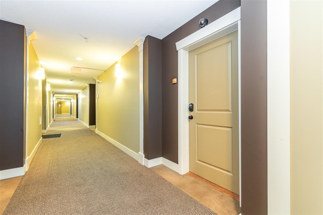 104-45893 Chesterfield Ave