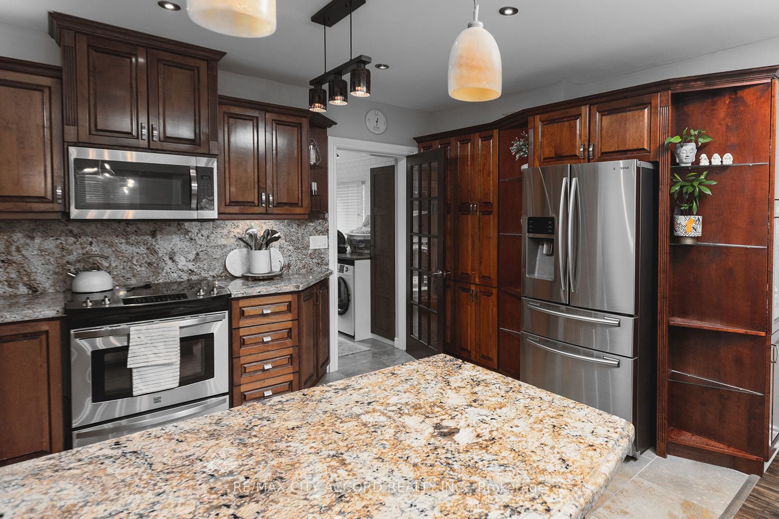 44 Bicknell Ave