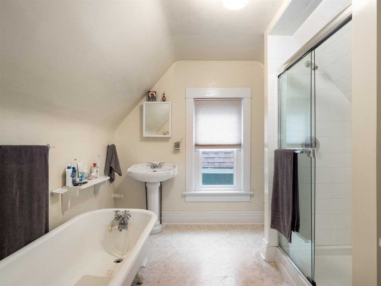 4458 James St