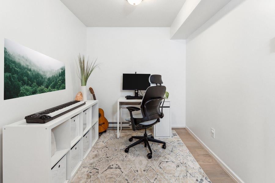 307-929 W 16th Ave