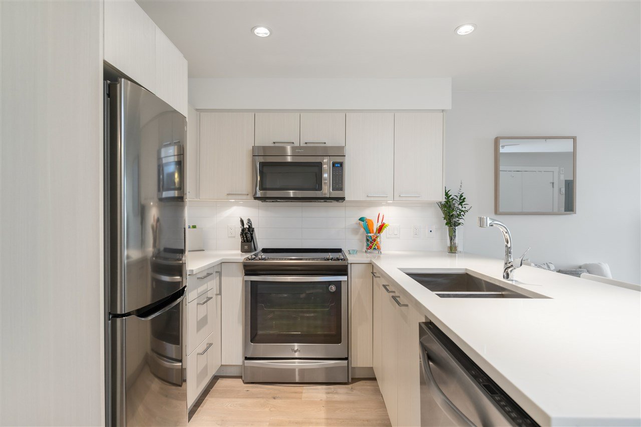 102-7180 Barnet Rd