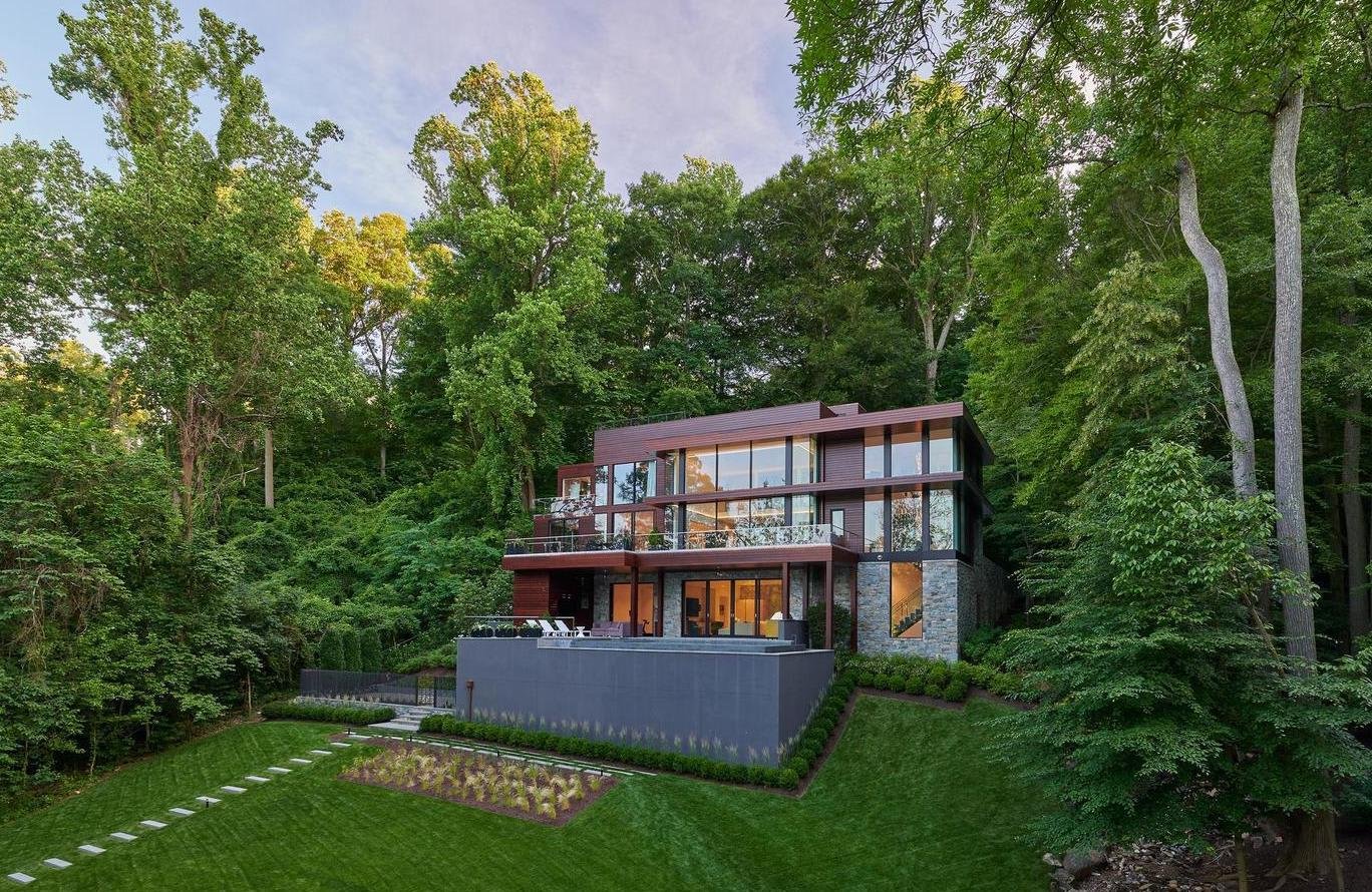 1139 Crest Lane