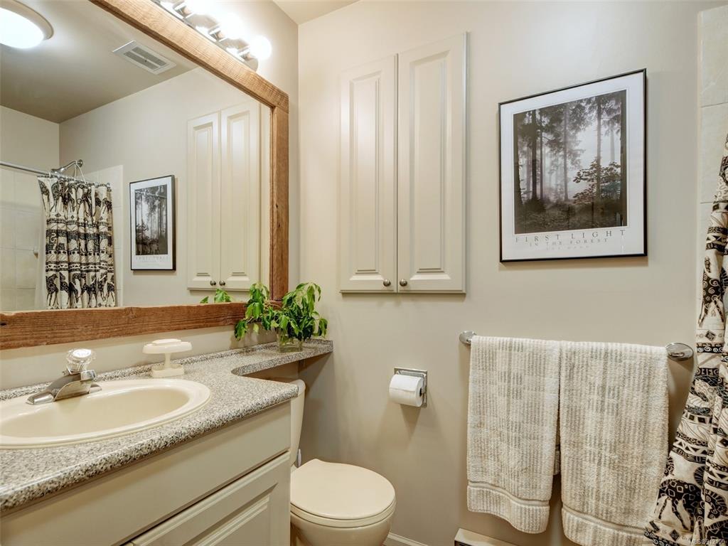 6146 Old West Saanich Rd
