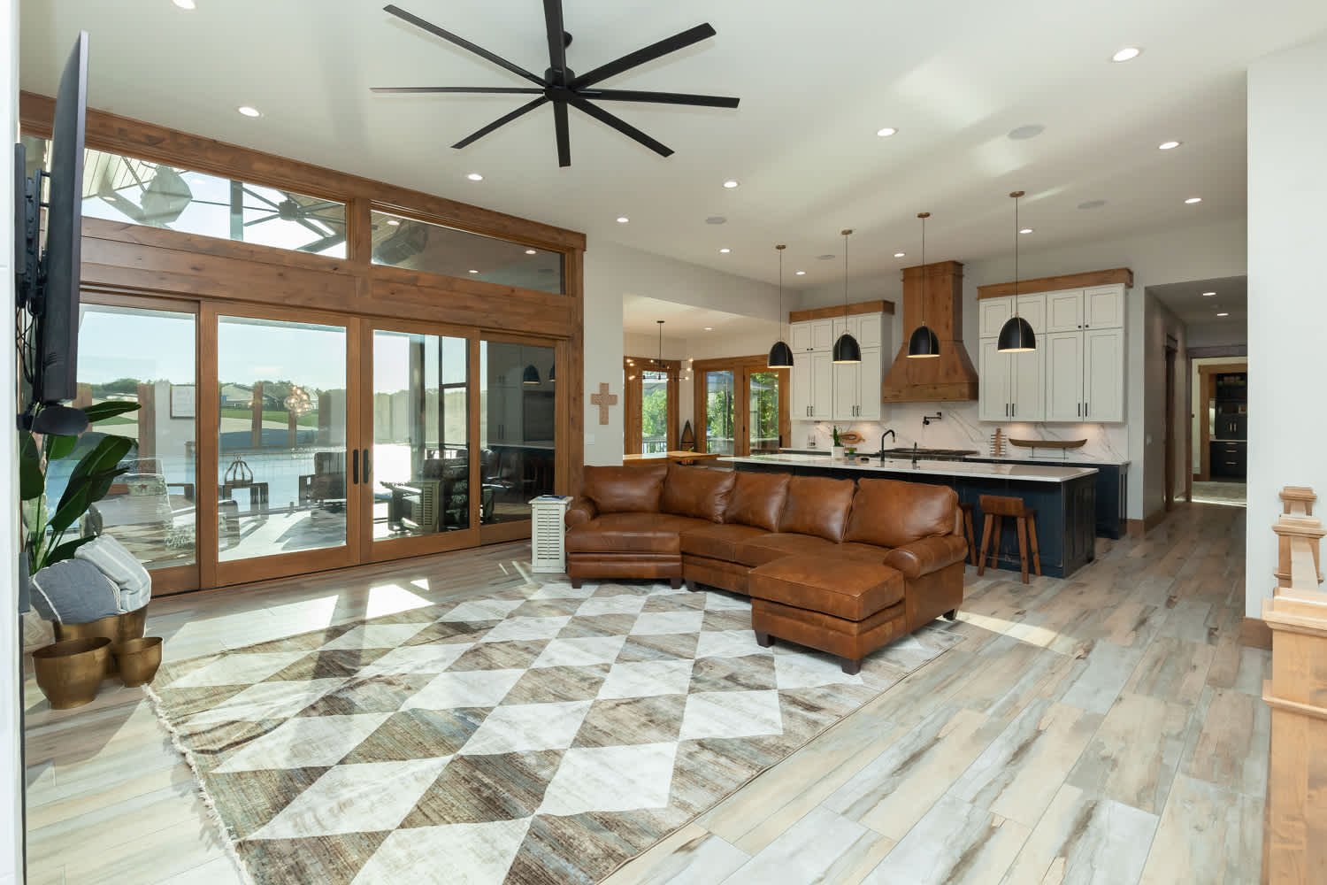 5065 Panorama Drive