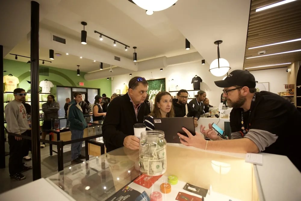 What are the different THC delivery methods, and how do they impact the experience?