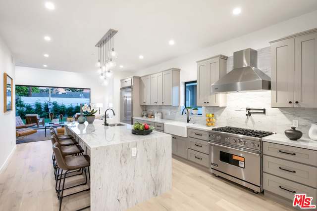 6440 W 80th Pl