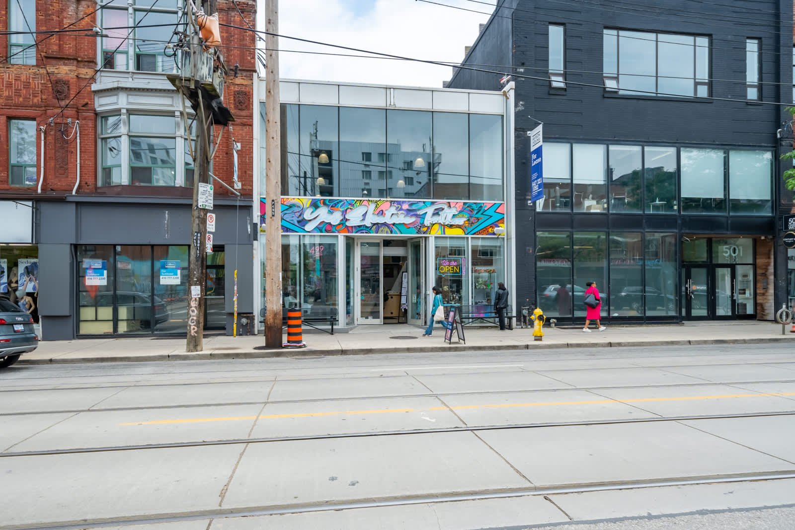 499 Queen St W