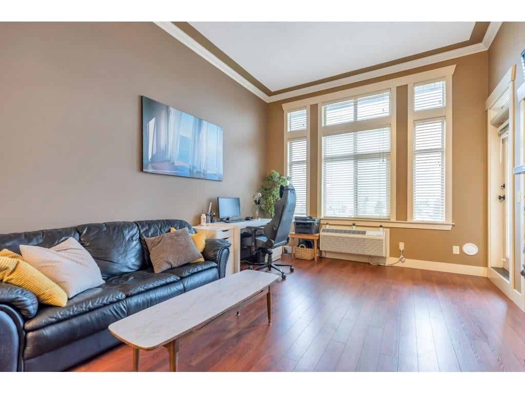 409-45893 Chesterfield Ave