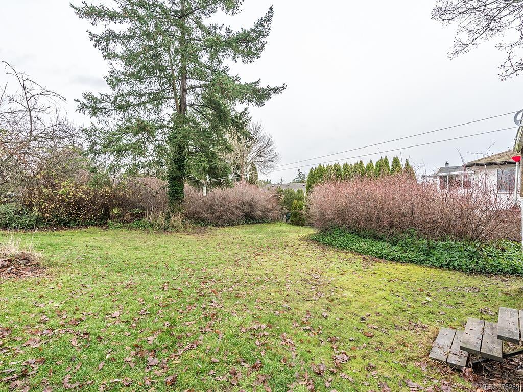 1158 Craigflower Rd