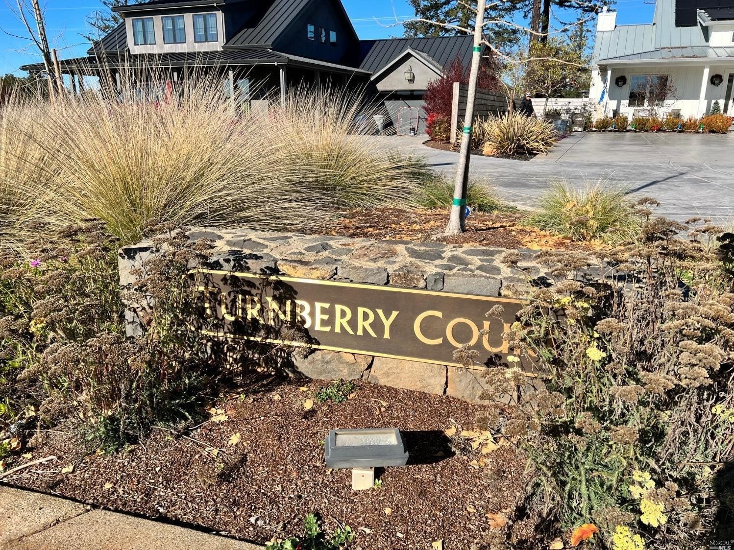 2017 Turnberry Ct