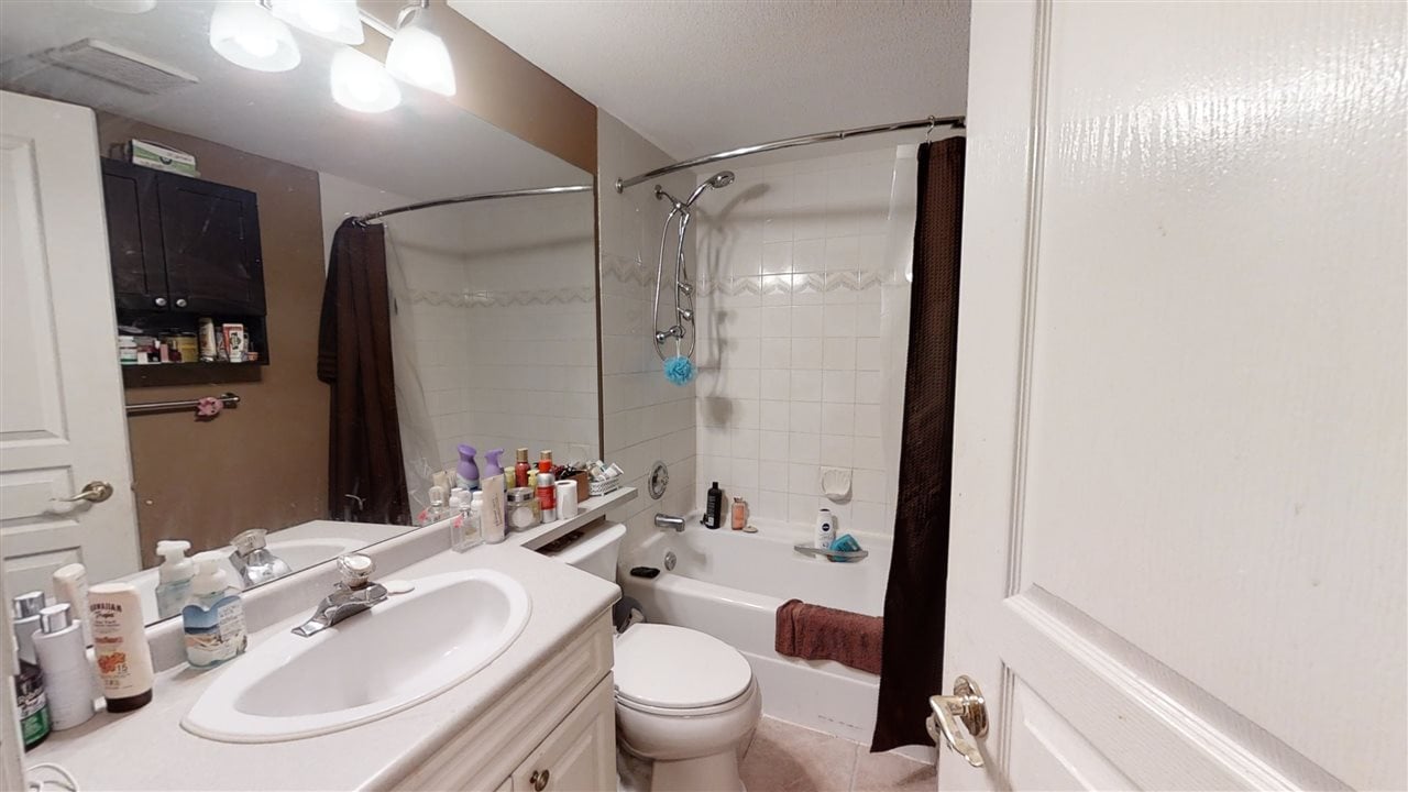 205-13955 Laurel Dr