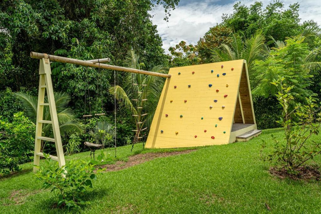 Casa Blanca, Stunning House Located in Ojochal